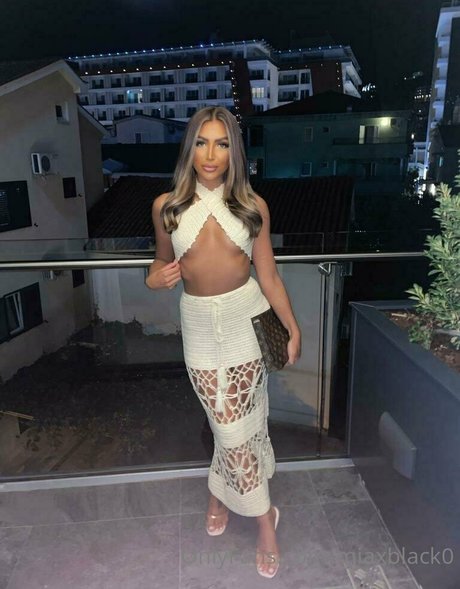 miaxblack0 beautiful star img