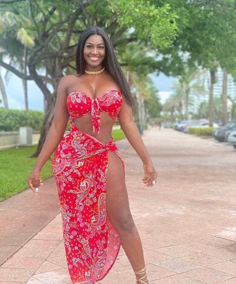 Babeth Lando nice pornstar photos