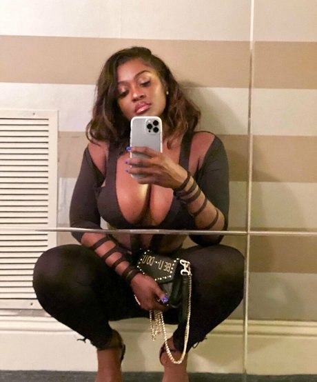 Babeth Lando beautiful star image