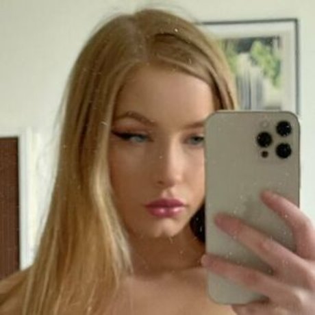 Nsfiw pornographic actress image