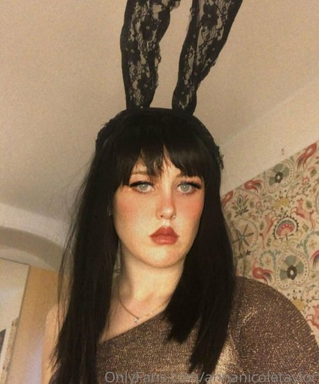 annanicoletaylor model beautiful pics