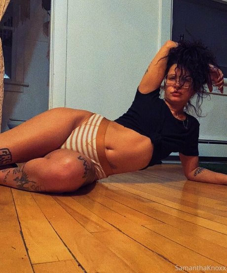 samanthaknoxxoxo star sexy pictures