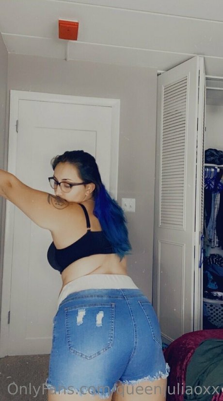 queenjuliaoxx model adult pic