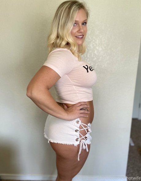 sadieandrews model porn gallery