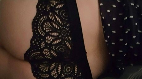 thesultrysimmy nude model pic