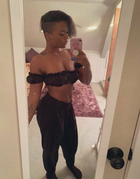 averyjane naked actress gallery