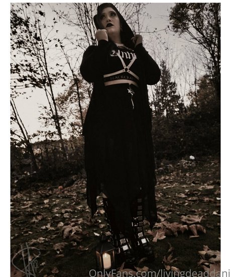 livingdeaddani star pornographic photo