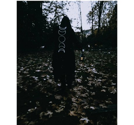 livingdeaddani sexy actress pics