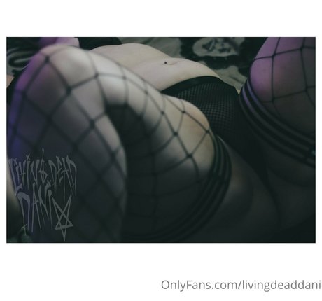 livingdeaddani Photo Gallery