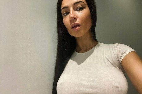 Charlotte Lion actress img