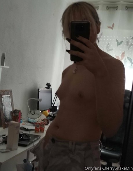 CherryShakeMin pornstar nude pictures