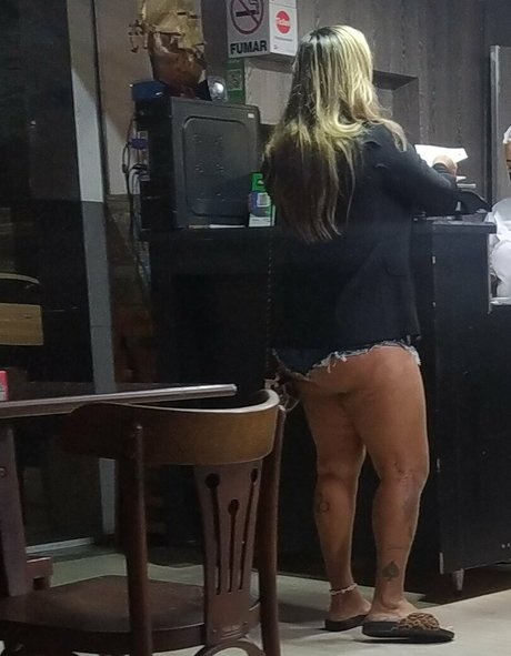 Grasiely Guanandy art model pic