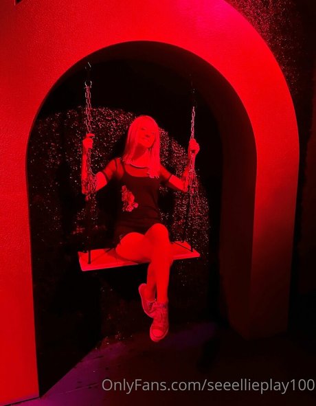 seeellieplay100 adult model picture