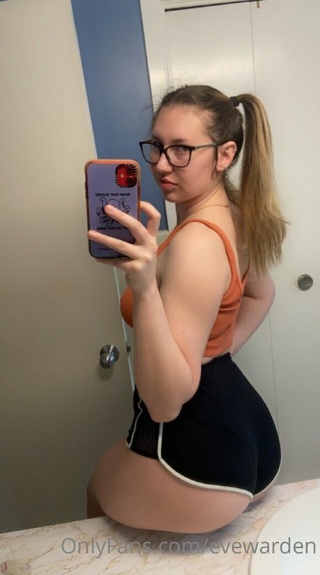 Eve Warden art model images