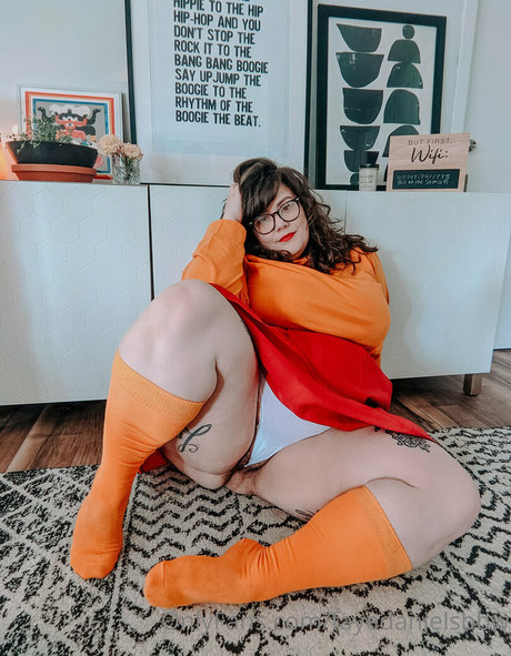 fayedanielsbbw sex model photo