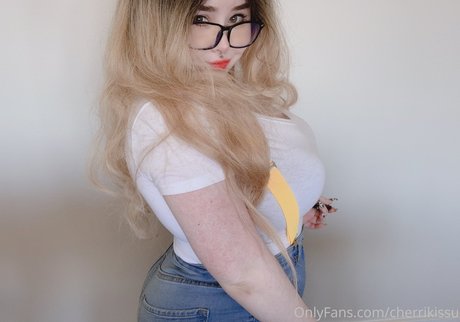 cherrikissu hd actress galleries