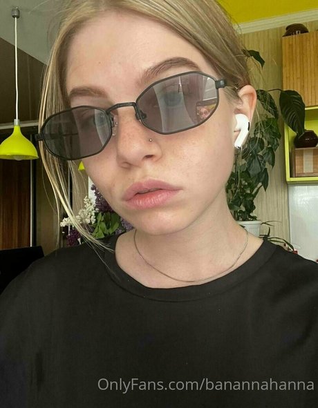 banannahanna erotic model pics