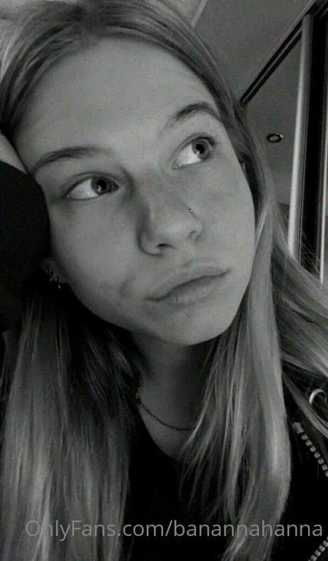 banannahanna model xxx photos