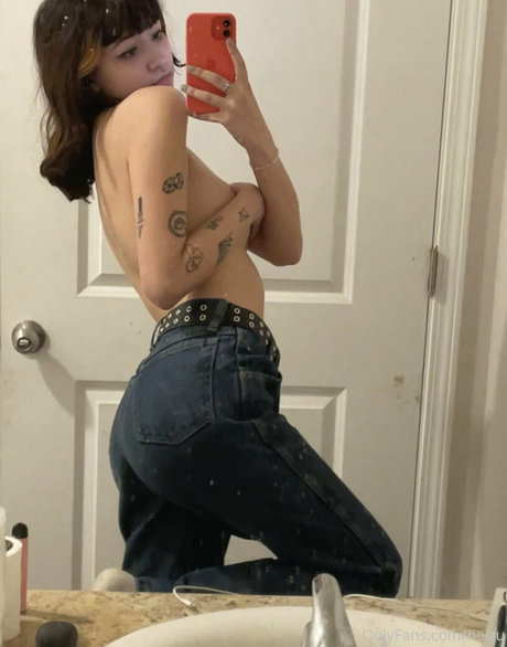 heizu naked model photo