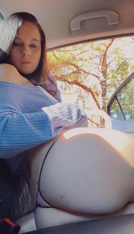 HoopChick95 nude pornstar pictures