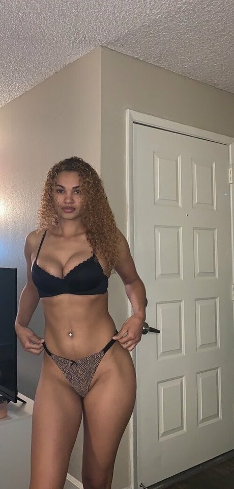 krispycreamm star nudes photo