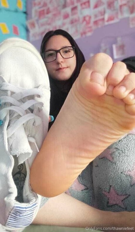 thawniefeet model porn archive