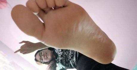 thawniefeet star perfect photos