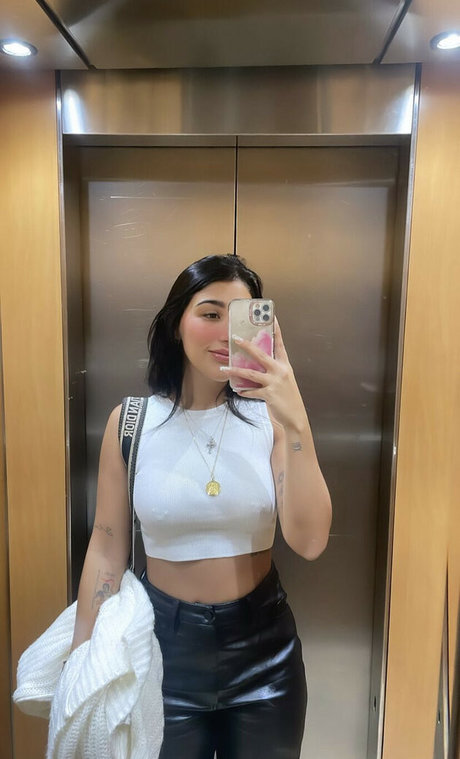 latina feet onlyfans erotic picture