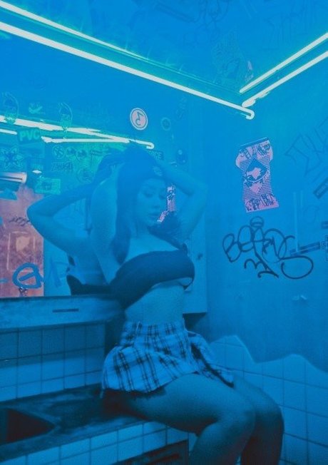 british blonde onlyfans free naked pic