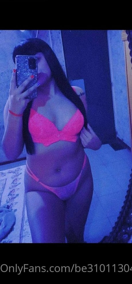 be31011304 star nudes image