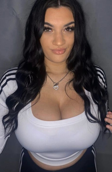 Chloe Ann Whitham pornstar img