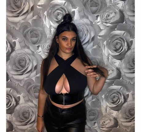 Chloe Ann Whitham model nice images