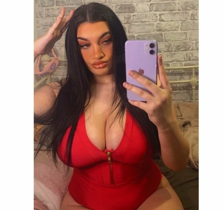 Chloe Ann Whitham star hot pic