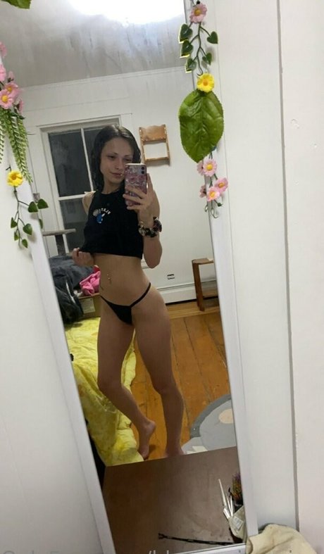 blossoming vixen nude model picture