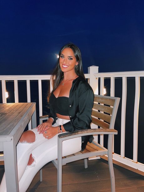 shemale handjob onlyfans free sexy pics