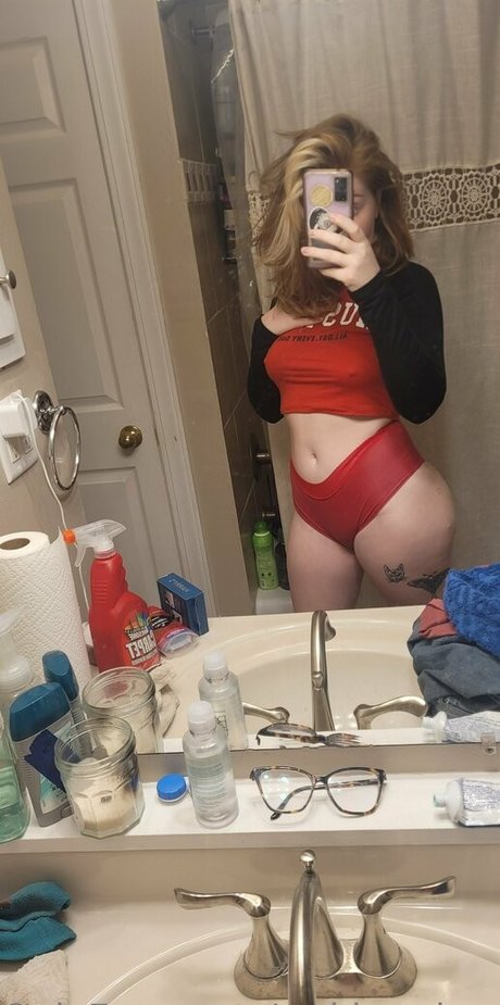 red head redemption exclusive model images