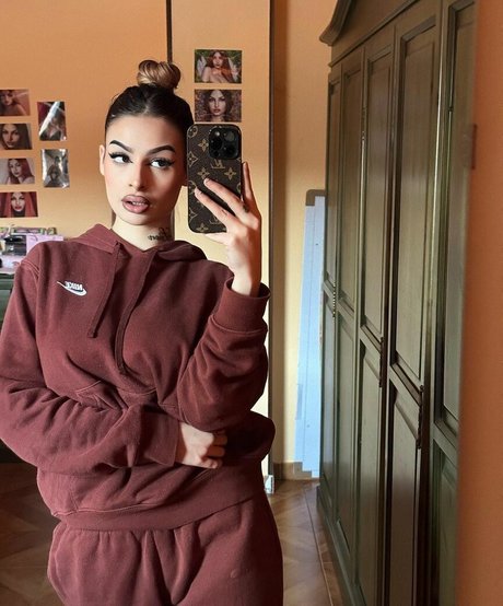 aliih hx xxx actress archive