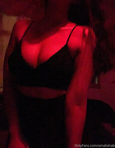 amaliahab nude star image