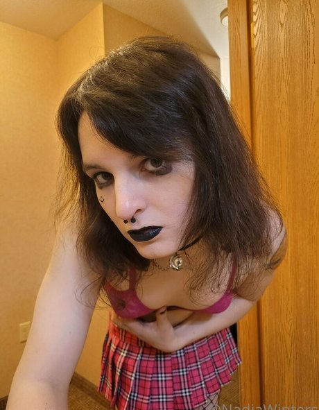 nadjawinters art model image