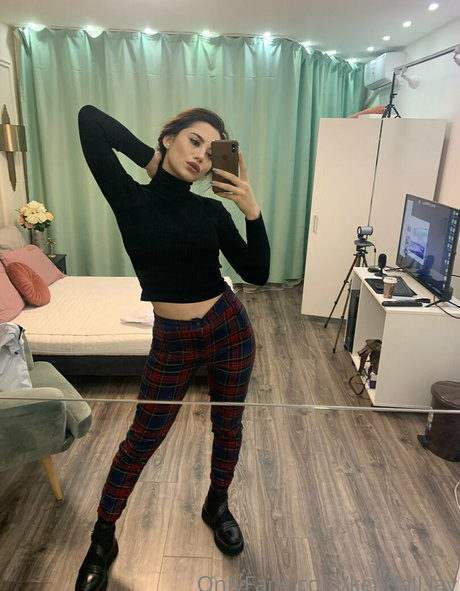 pregnant asian onlyfans free pic