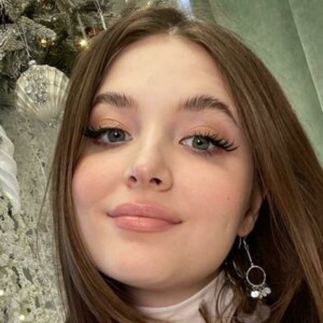 DushessIness naked actress gallery