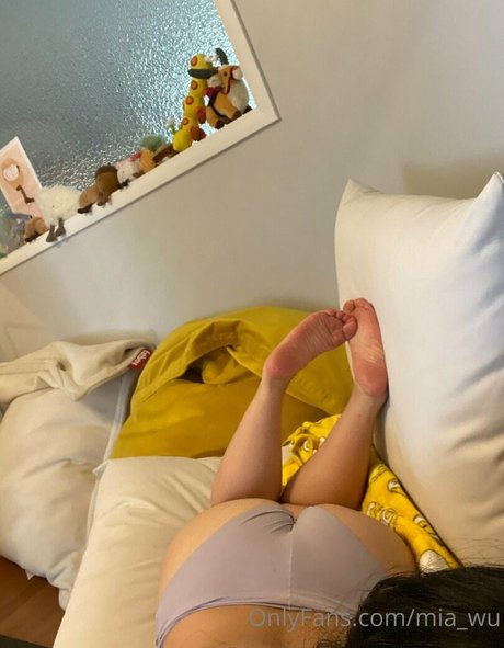 mia wu naked pornstar images