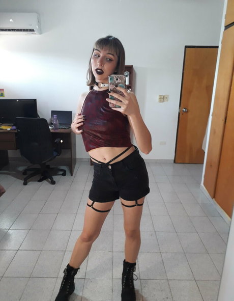 violetaamane model pretty pic