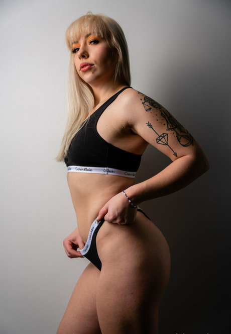 recklessjess free naked star picture