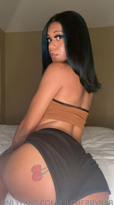 lilcherrybabefree model erotic photo