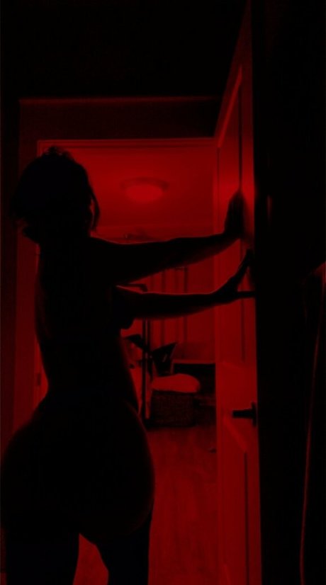 grannyswissss nice model pic