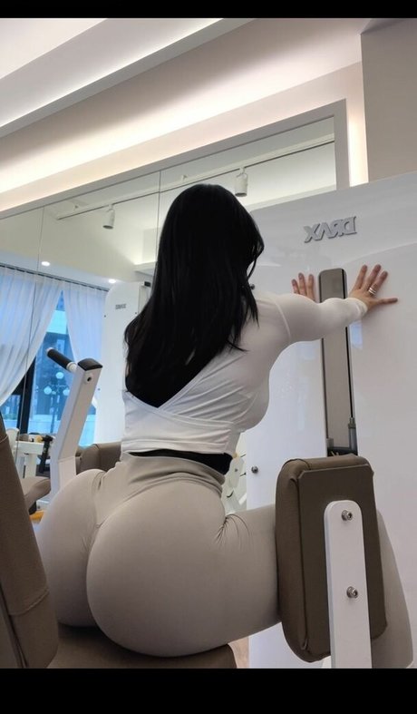 je_____y perfect actress photo