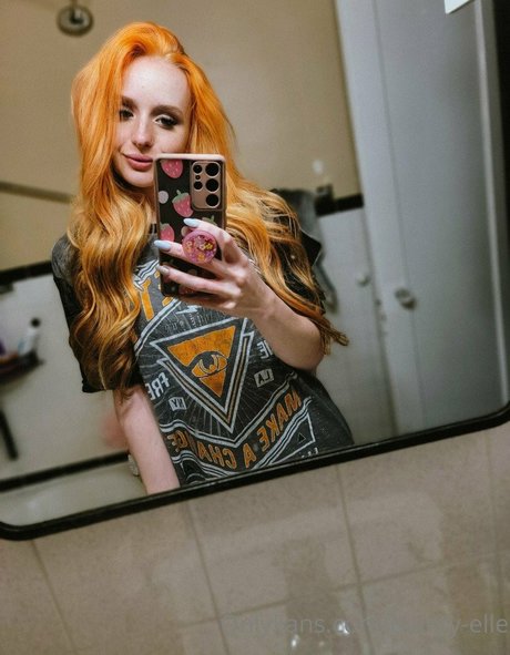 Elle Dainty star hot pictures