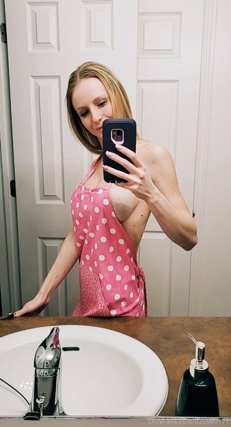 Elle Dainty model pornographic archive