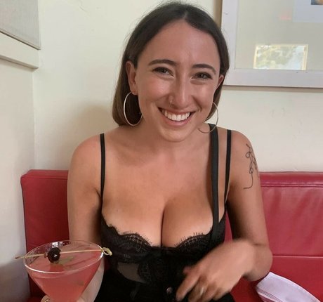 Funnyhotandnice model erotic pictures